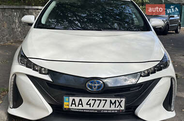 Хетчбек Toyota Prius 2018 в Києві