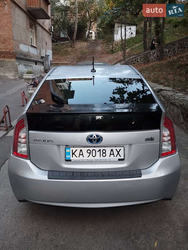 Хэтчбек Toyota Prius 2013 в Киеве фото 4 Хэтчбек Toyota Prius 2013 в Киеве
