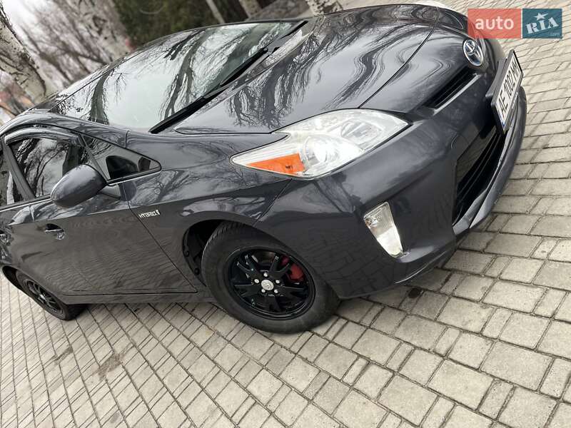 Хетчбек Toyota Prius 2014 в Дніпрі