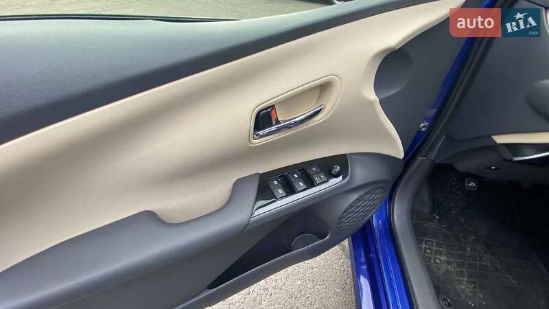 Хэтчбек Toyota Prius 2017 в Одессе