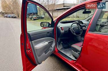 Хэтчбек Toyota Prius 2009 в 