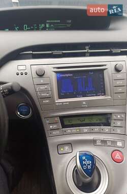 Хэтчбек Toyota Prius 2013 в 