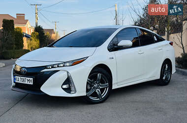 Хэтчбек Toyota Prius 2017 в Киеве