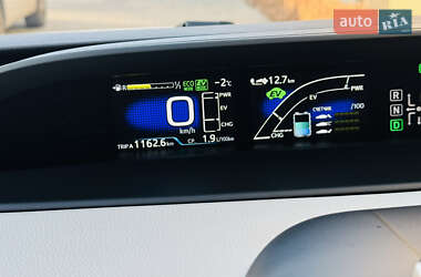 Хэтчбек Toyota Prius 2017 в Киеве