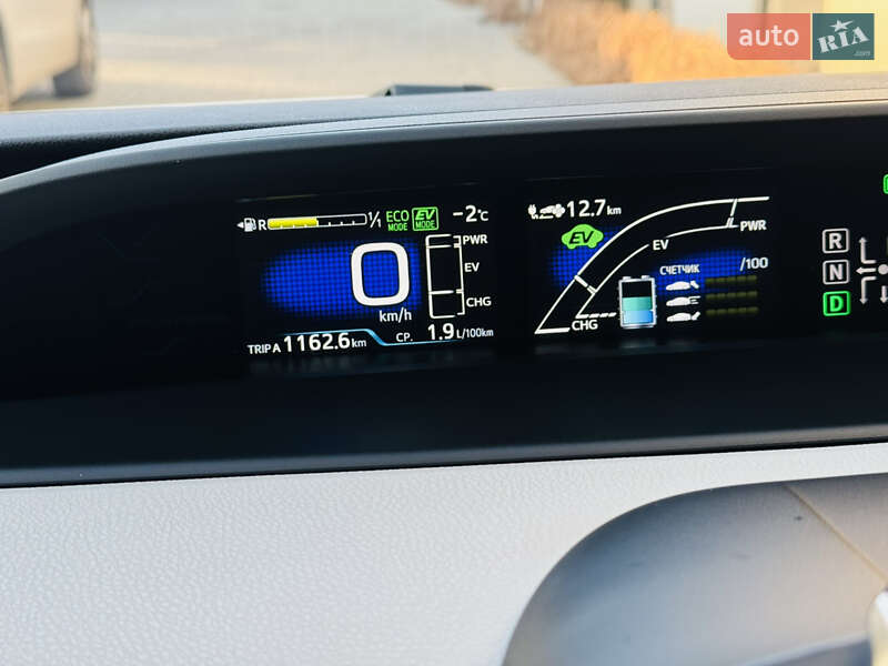 Хетчбек Toyota Prius 2017 в Києві