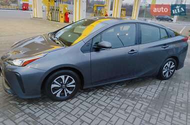 Хэтчбек Toyota Prius 2018 в 