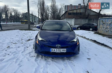 Хетчбек Toyota Prius 2017 в Києві