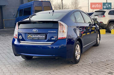 Хэтчбек Toyota Prius 2010 в 