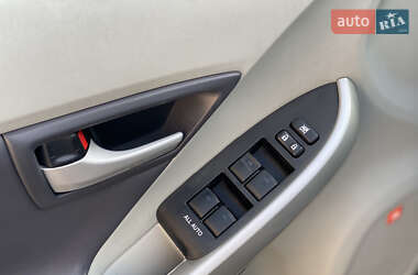 Хэтчбек Toyota Prius 2010 в 