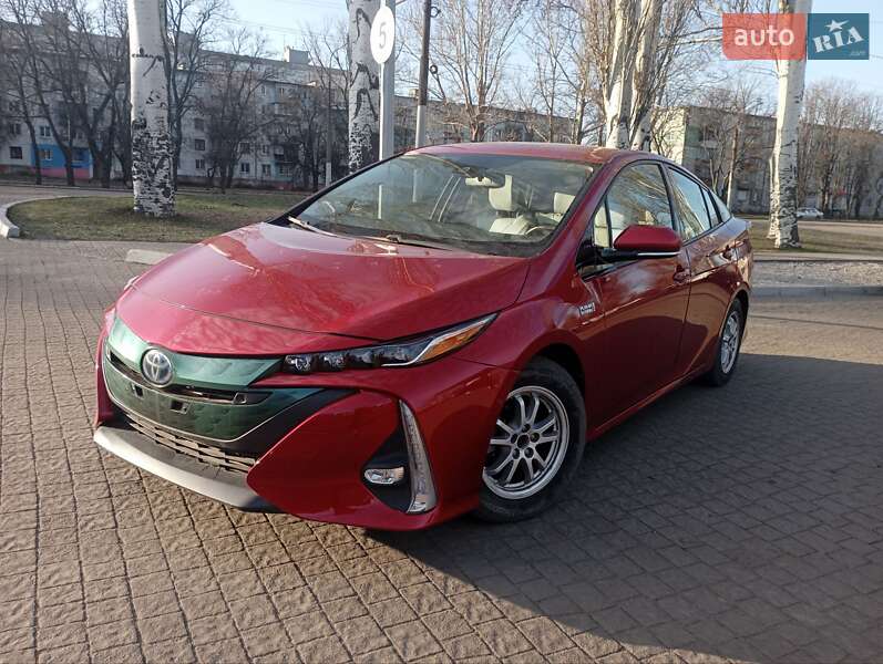 Хетчбек Toyota Prius 2017 в Запоріжжі