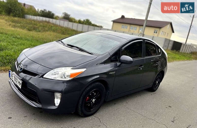 Хетчбек Toyota Prius 2014 в Дніпрі