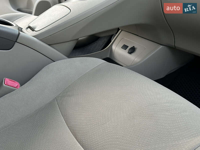 Хетчбек Toyota Prius 2012 в Одесі