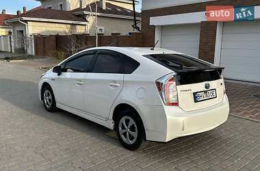 Хэтчбек Toyota Prius 2012 в 