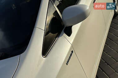 Хэтчбек Toyota Prius 2012 в 
