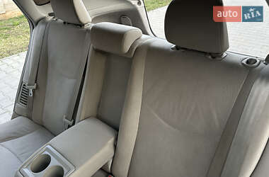 Хэтчбек Toyota Prius 2012 в 