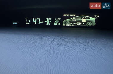 Хэтчбек Toyota Prius 2012 в 