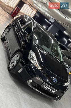 Хетчбек Toyota Prius 2018 в 