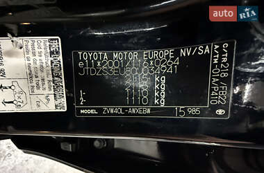 Хетчбек Toyota Prius 2018 в 
