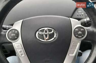 Хетчбек Toyota Prius 2010 в 
