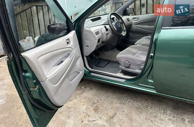 Седан Toyota Prius 2001 в 