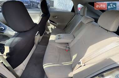 Хэтчбек Toyota Prius 2011 в 