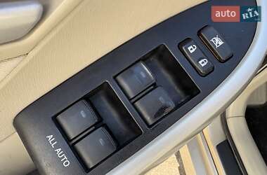 Хэтчбек Toyota Prius 2011 в 