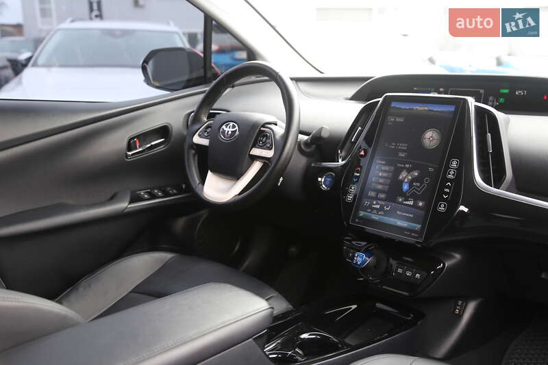 Хэтчбек Toyota Prius 2016 в Киеве