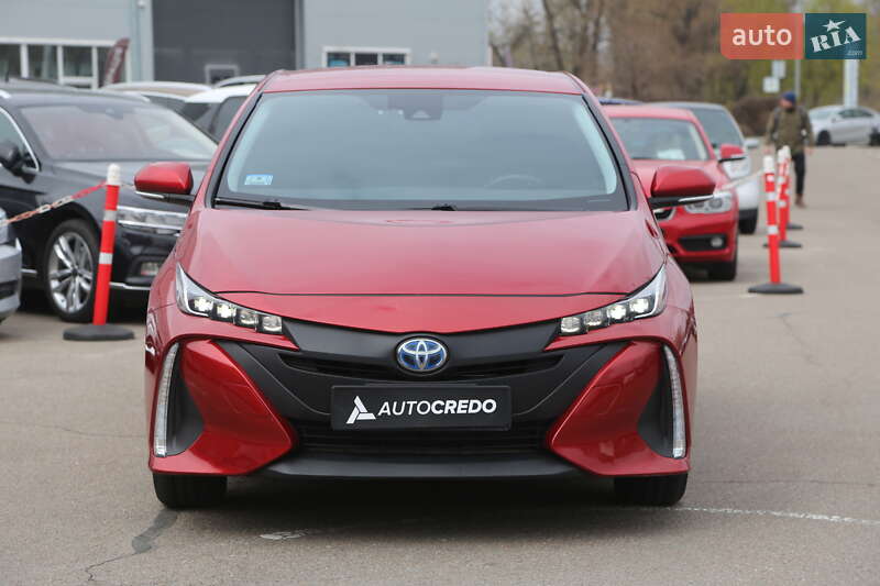 Хэтчбек Toyota Prius 2016 в Киеве