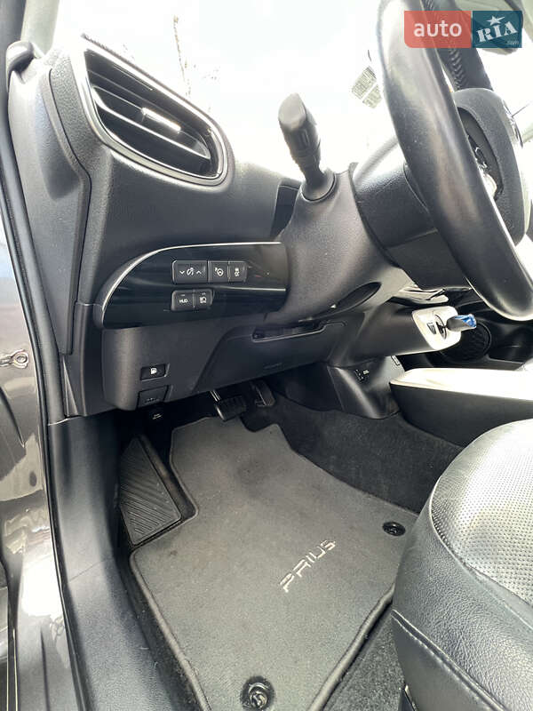 Хэтчбек Toyota Prius 2015 в Киеве