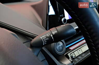 Хэтчбек Toyota Prius 2024 в 