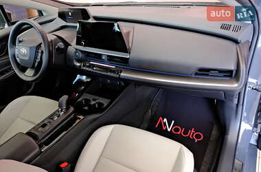 Хэтчбек Toyota Prius 2024 в 