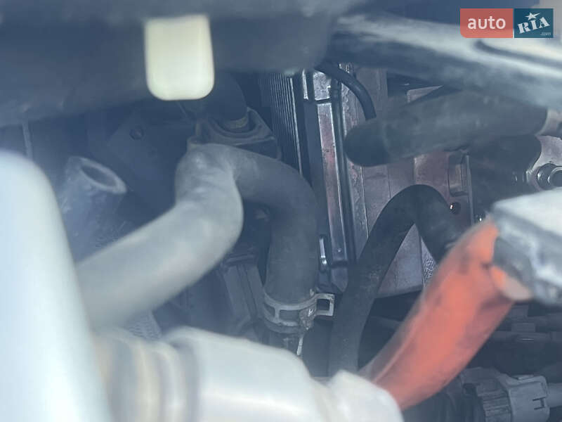 Хетчбек Toyota Prius 2014 в Дніпрі