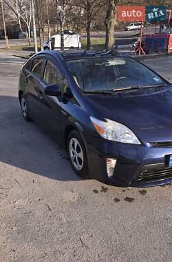 Хэтчбек Toyota Prius 2013 в 