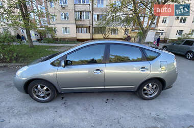 Хетчбек Toyota Prius 2005 в 