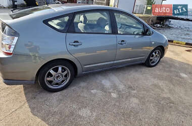 Хетчбек Toyota Prius 2005 в 