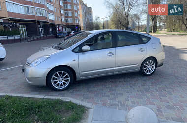 Хэтчбек Toyota Prius 2005 в 