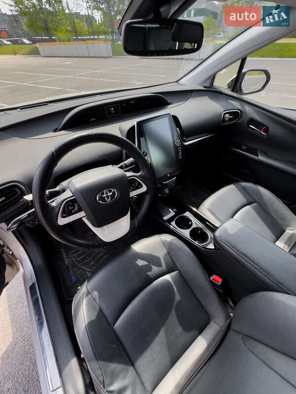 Хетчбек Toyota Prius 2017 в Кам'янському