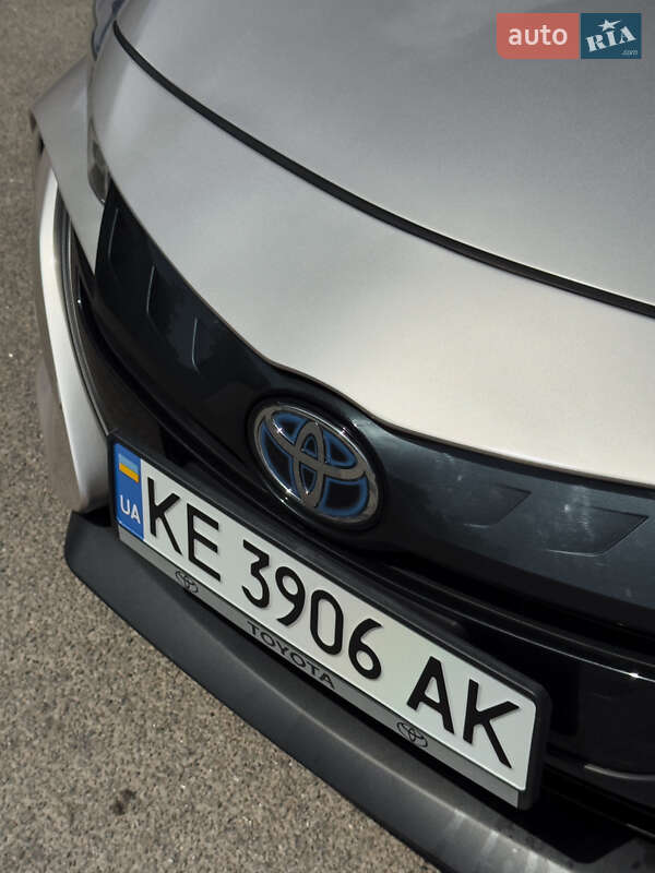 Хетчбек Toyota Prius 2017 в Кам'янському