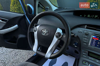 Хетчбек Toyota Prius 2012 в 