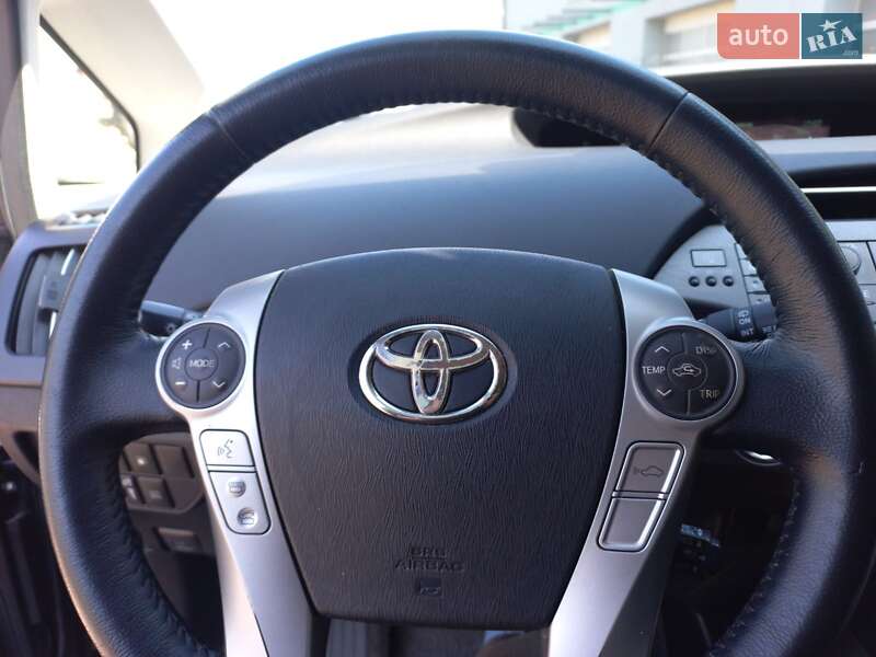 Хэтчбек Toyota Prius 2013 в Ужгороде