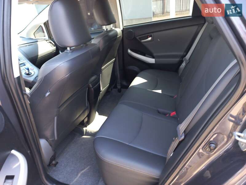 Хэтчбек Toyota Prius 2013 в Ужгороде