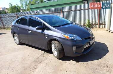 Хэтчбек Toyota Prius 2013 в 