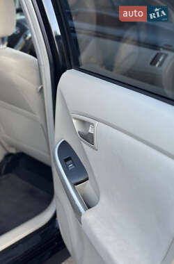 Хетчбек Toyota Prius 2013 в 