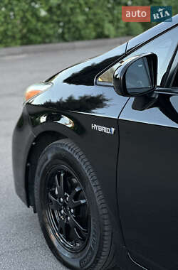 Хетчбек Toyota Prius 2013 в 