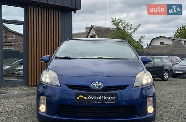 Хэтчбек Toyota Prius 2010 в 