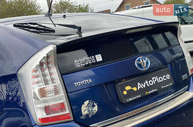 Хэтчбек Toyota Prius 2010 в 