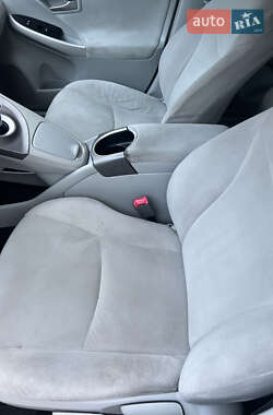 Хетчбек Toyota Prius 2012 в 