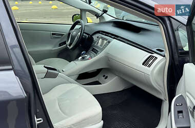 Хетчбек Toyota Prius 2012 в 