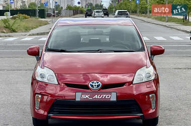 Хэтчбек Toyota Prius 2013 в 
