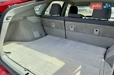 Хэтчбек Toyota Prius 2013 в 